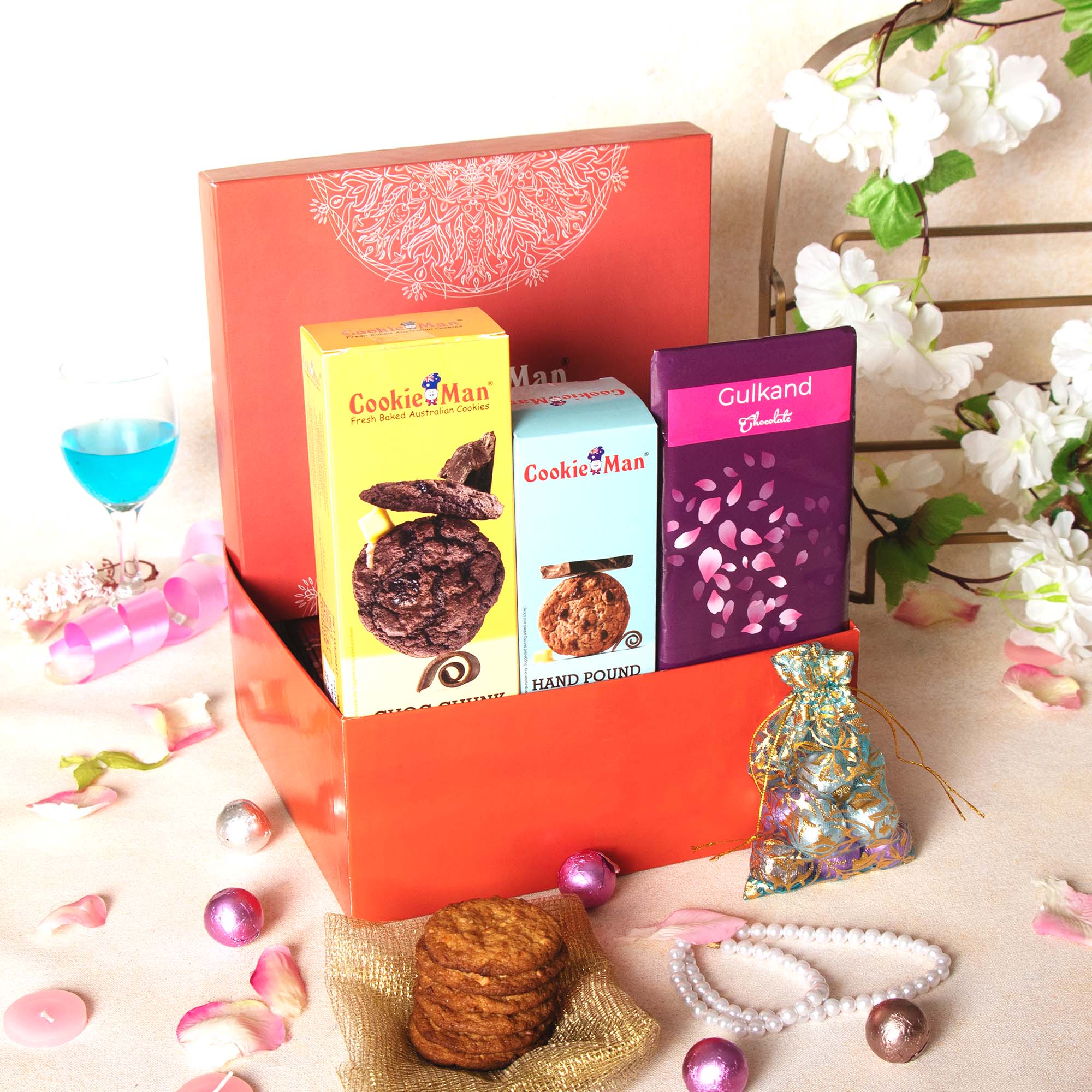 Best gift hampers in Delhi / Gift hamper for her under 500 / Satin